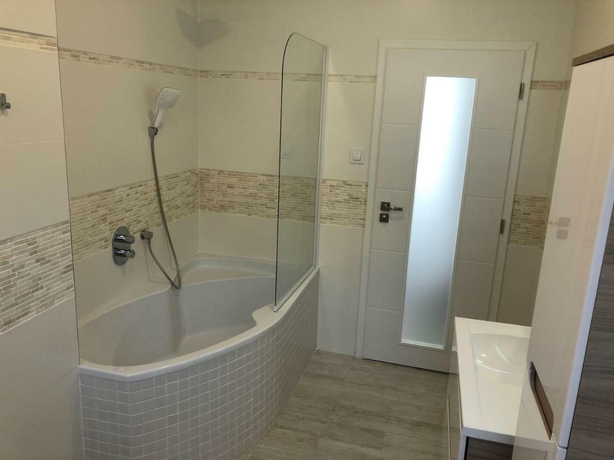 Luxusni Apartman Primo V Centru U Hotelu Thermal การ์โลวีวารี ภายนอก รูปภาพ